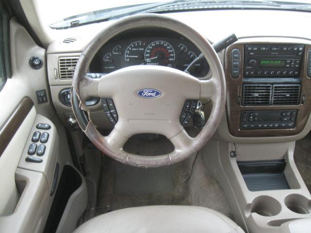 Ford Explorer 2002 photo 2