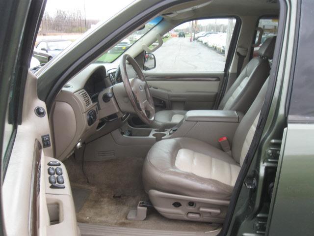 Ford Explorer 2002 photo 3