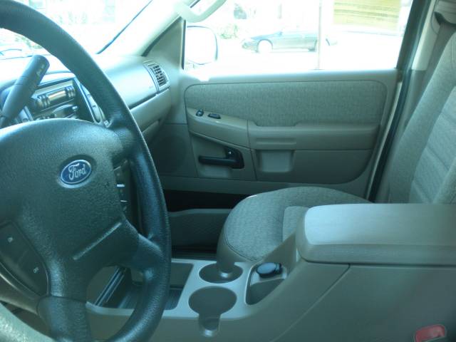 Ford Explorer 2002 photo 1