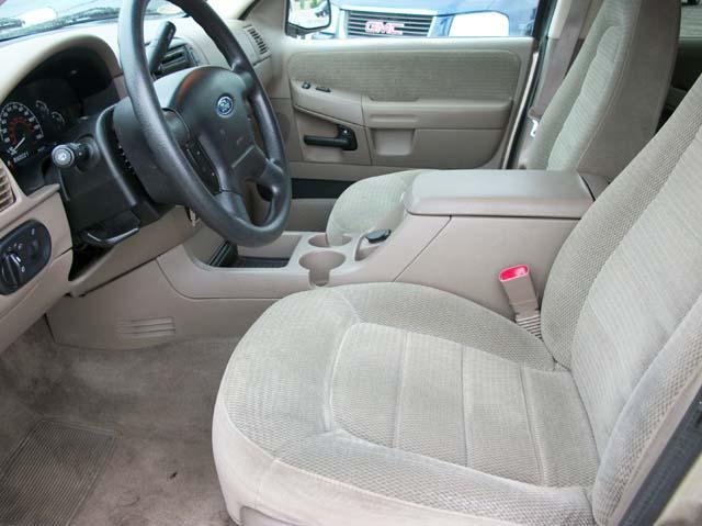 Ford Explorer 2002 photo 2