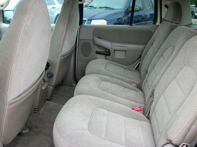 Ford Explorer 2002 photo 3