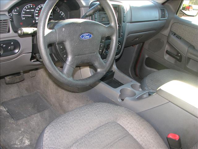 Ford Explorer 2002 photo 2