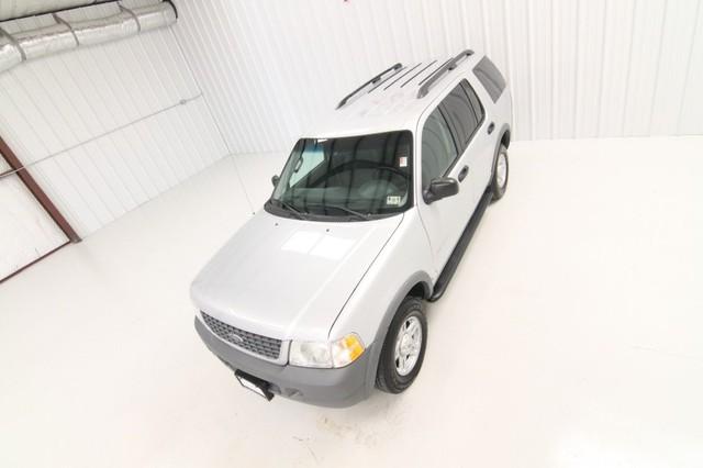 Ford Explorer 2002 photo 1
