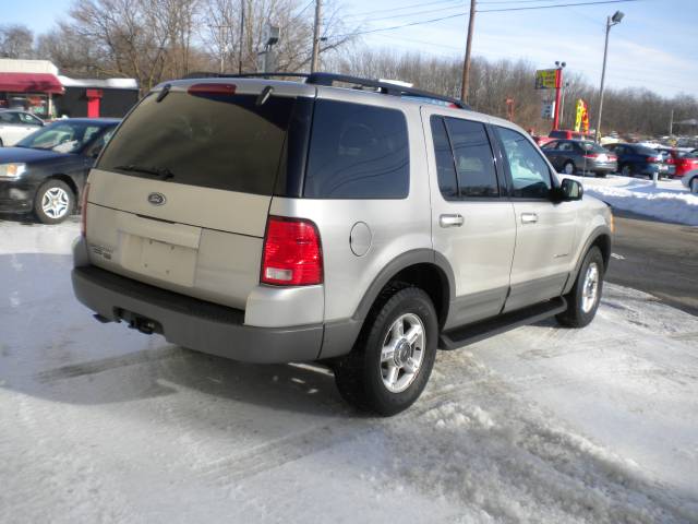 Ford Explorer 2002 photo 2