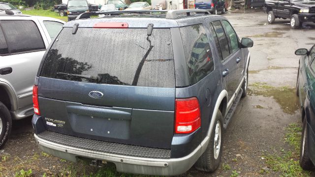 Ford Explorer 2002 photo 2