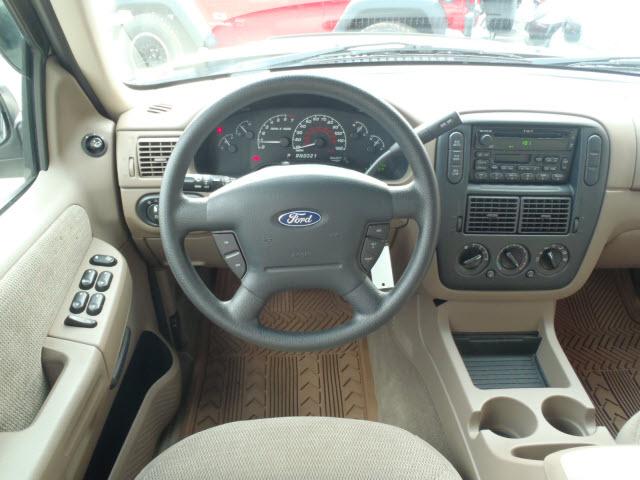 Ford Explorer 2002 photo 1