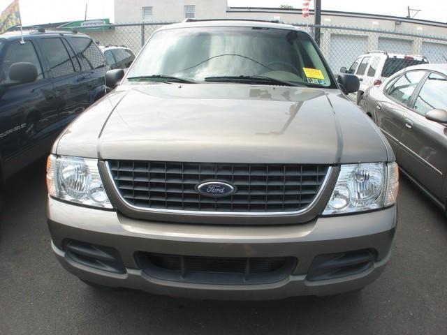 Ford Explorer 2002 photo 2
