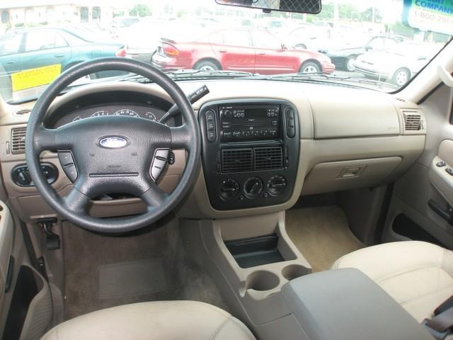 Ford Explorer 2002 photo 3