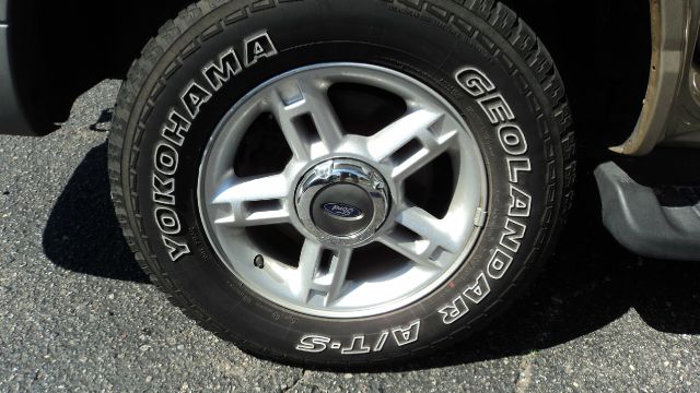 Ford Explorer 2002 photo 4