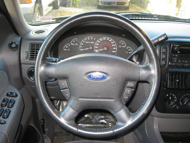Ford Explorer 2002 photo 5