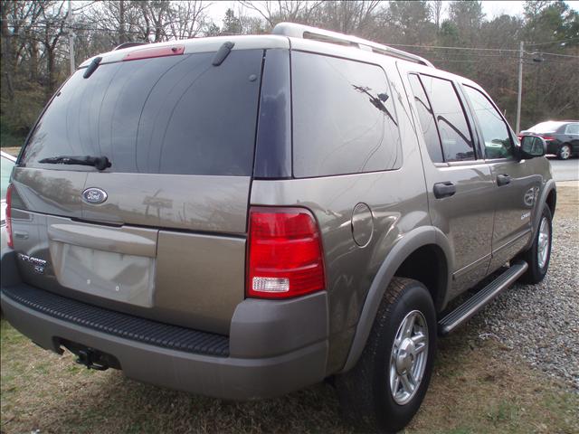 Ford Explorer 2002 photo 2