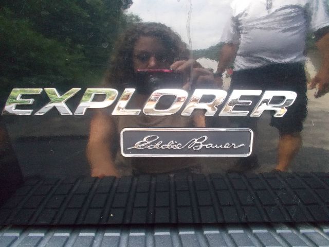 Ford Explorer 2002 photo 3