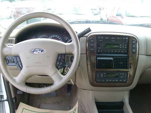 Ford Explorer 2002 photo 5