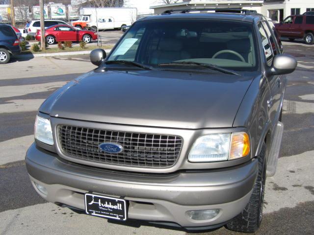 Ford Explorer 2002 photo 2