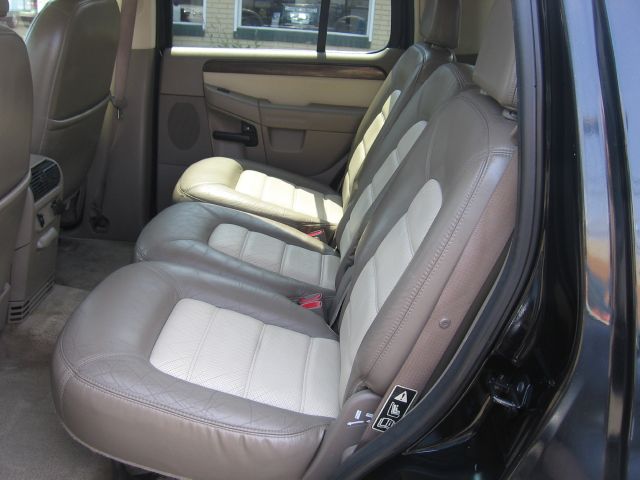 Ford Explorer 2002 photo 4
