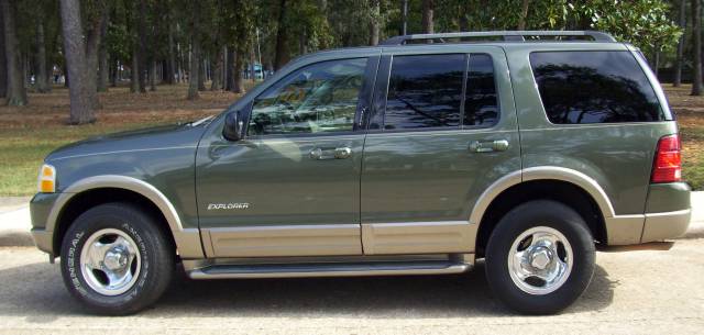 Ford Explorer 2002 photo 1