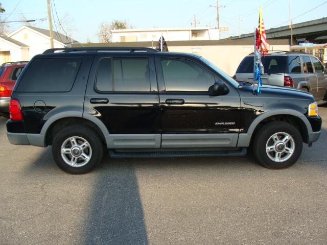 Ford Explorer 2002 photo 2