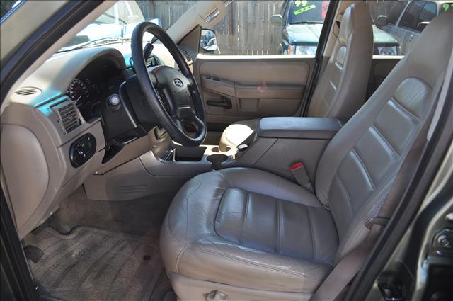 Ford Explorer 2002 photo 2