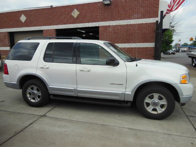 Ford Explorer 2002 photo 1