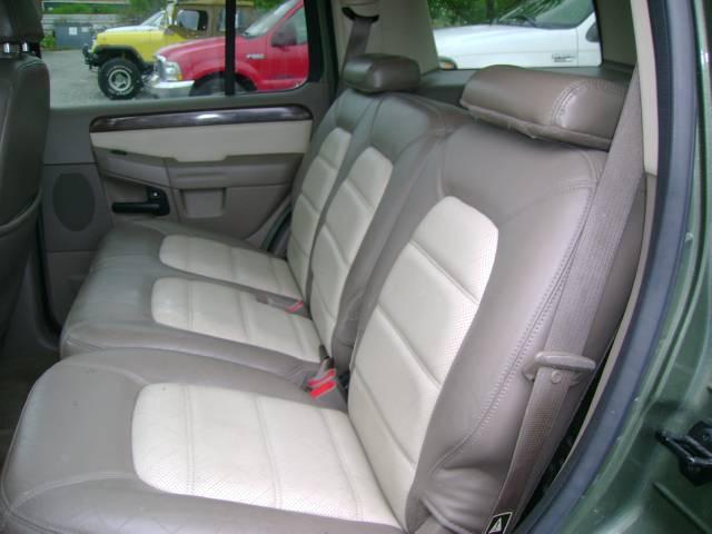 Ford Explorer 2002 photo 3