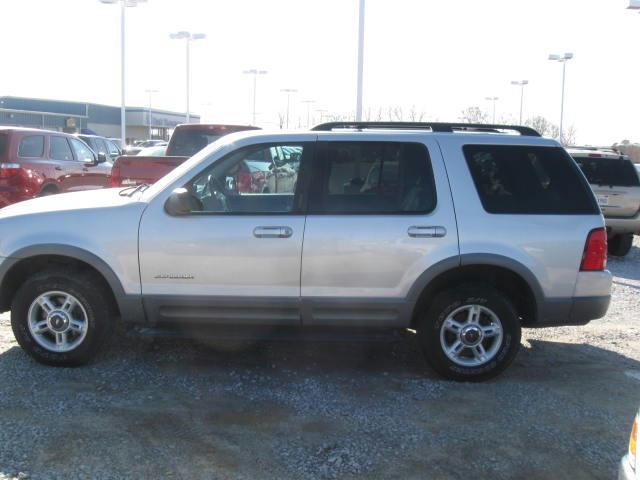 Ford Explorer 2002 photo 1