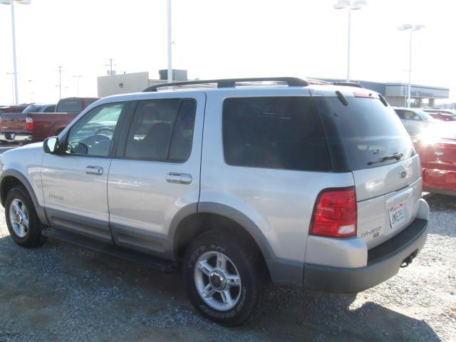 Ford Explorer 2002 photo 2