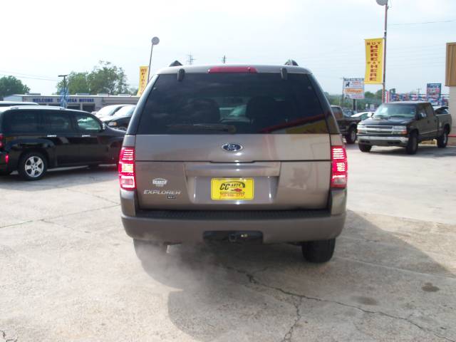 Ford Explorer 2002 photo 3