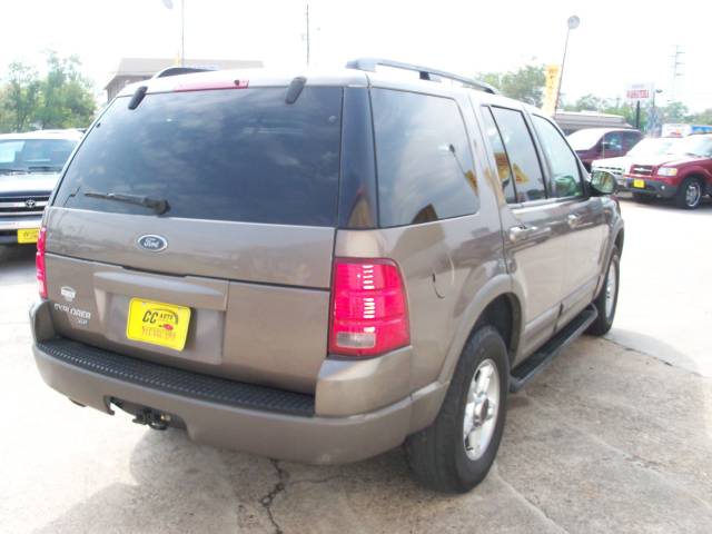 Ford Explorer 2002 photo 4