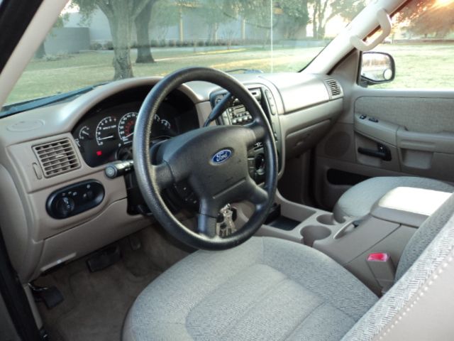 Ford Explorer 2002 photo 3
