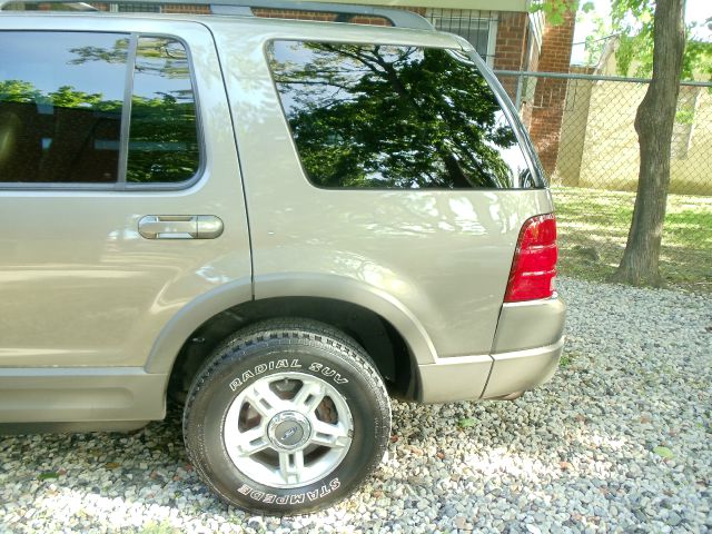 Ford Explorer 2002 photo 2