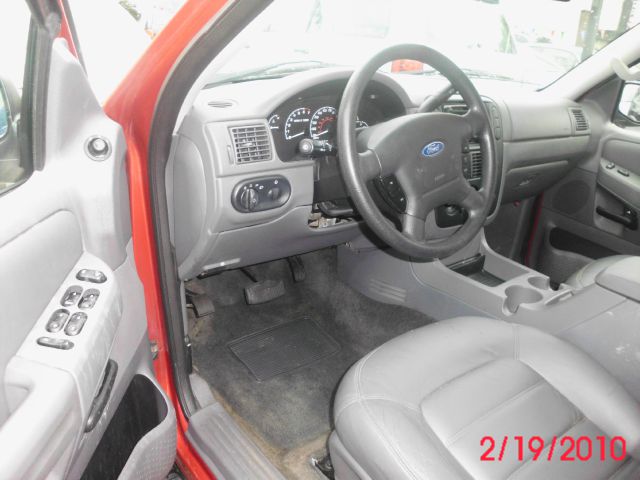 Ford Explorer 2002 photo 2
