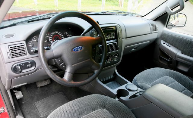 Ford Explorer 2002 photo 3