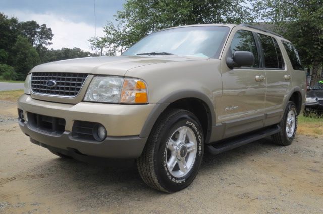 Ford Explorer 2002 photo 2