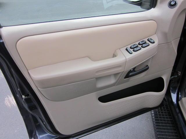 Ford Explorer 2002 photo 5