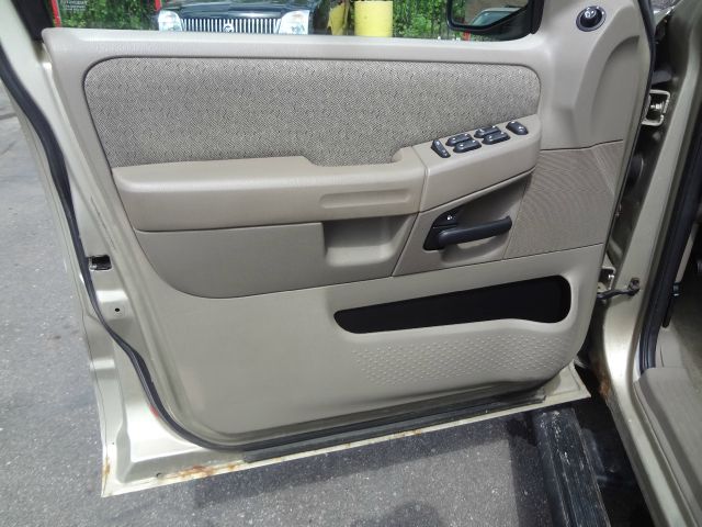 Ford Explorer 2002 photo 12