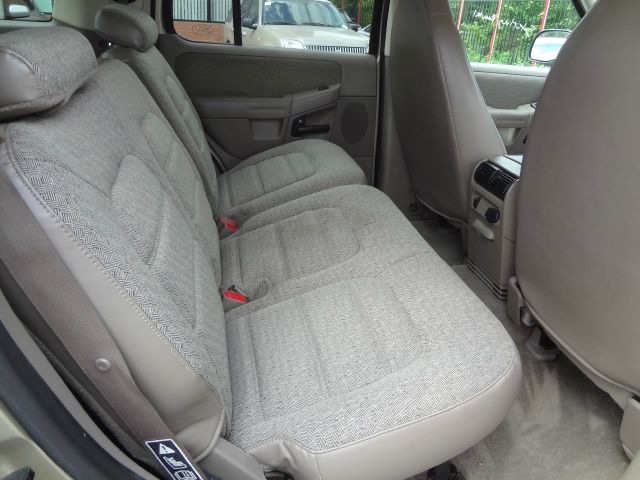Ford Explorer 2002 photo 13