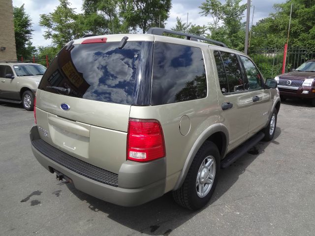 Ford Explorer 2002 photo 16