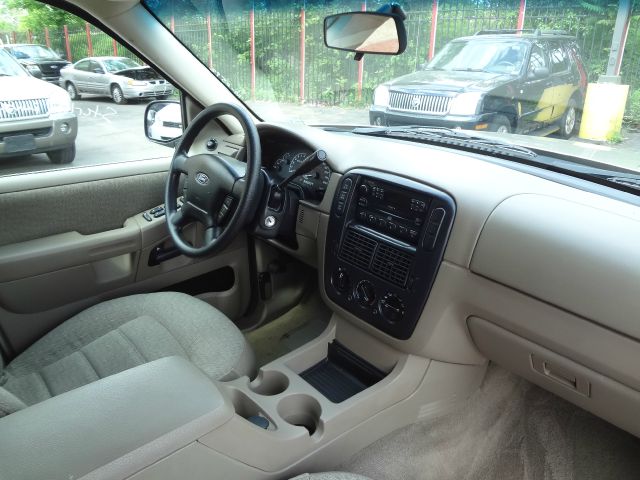 Ford Explorer 2002 photo 18