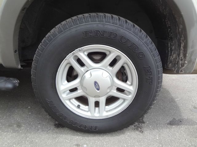 Ford Explorer 2002 photo 4