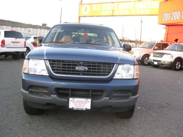 Ford Explorer 2002 photo 2