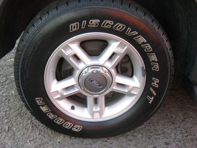 Ford Explorer 2002 photo 4