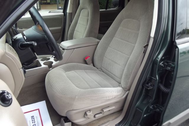 Ford Explorer 2002 photo 4