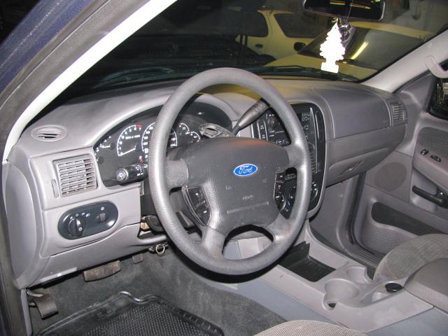 Ford Explorer 2002 photo 2