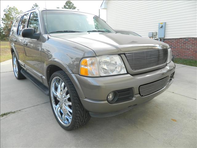 Ford Explorer 2002 photo 1