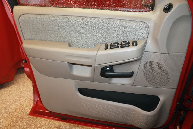 Ford Explorer 2002 photo 14