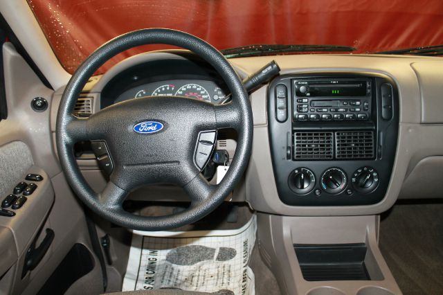 Ford Explorer 2002 photo 9