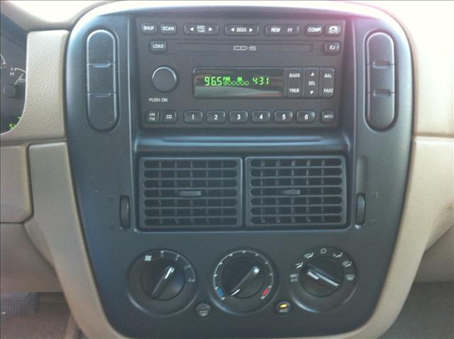Ford Explorer 2002 photo 3