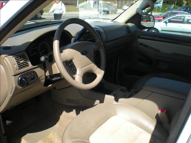 Ford Explorer 2002 photo 3