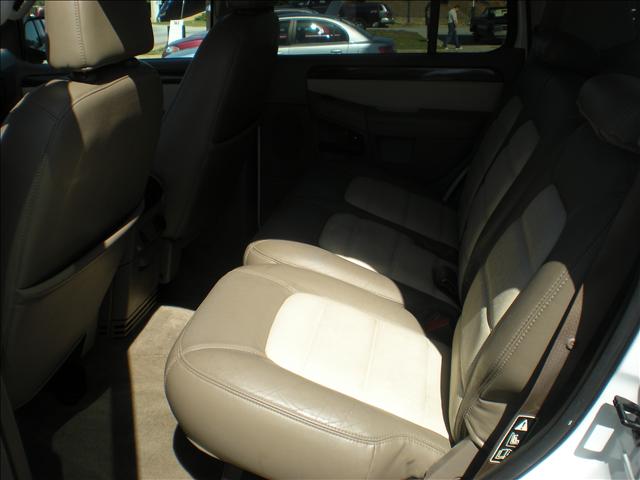 Ford Explorer 2002 photo 4