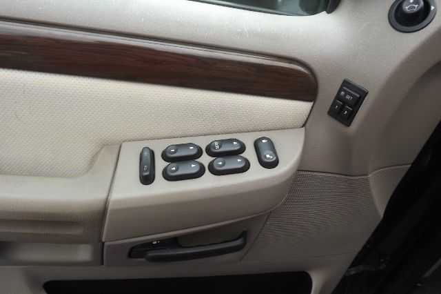 Ford Explorer 2002 photo 6
